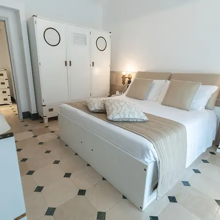A Mare Hotel 4*